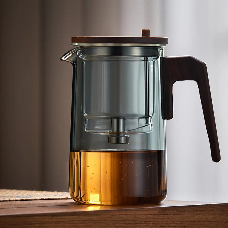 CrystalBrew – Teapot with One-Click Tea Filter