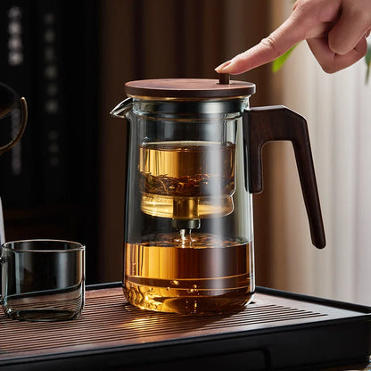 CrystalBrew – Teapot with One-Click Tea Filter