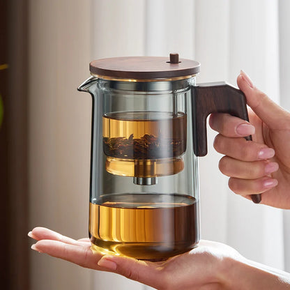 CrystalBrew – Teapot with One-Click Tea Filter